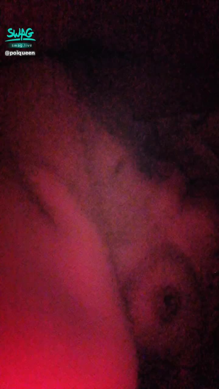 poiqueen : 🆘18CM 之戀🆘 實戰 18公分直接插入 奶頭瘋狂晃動