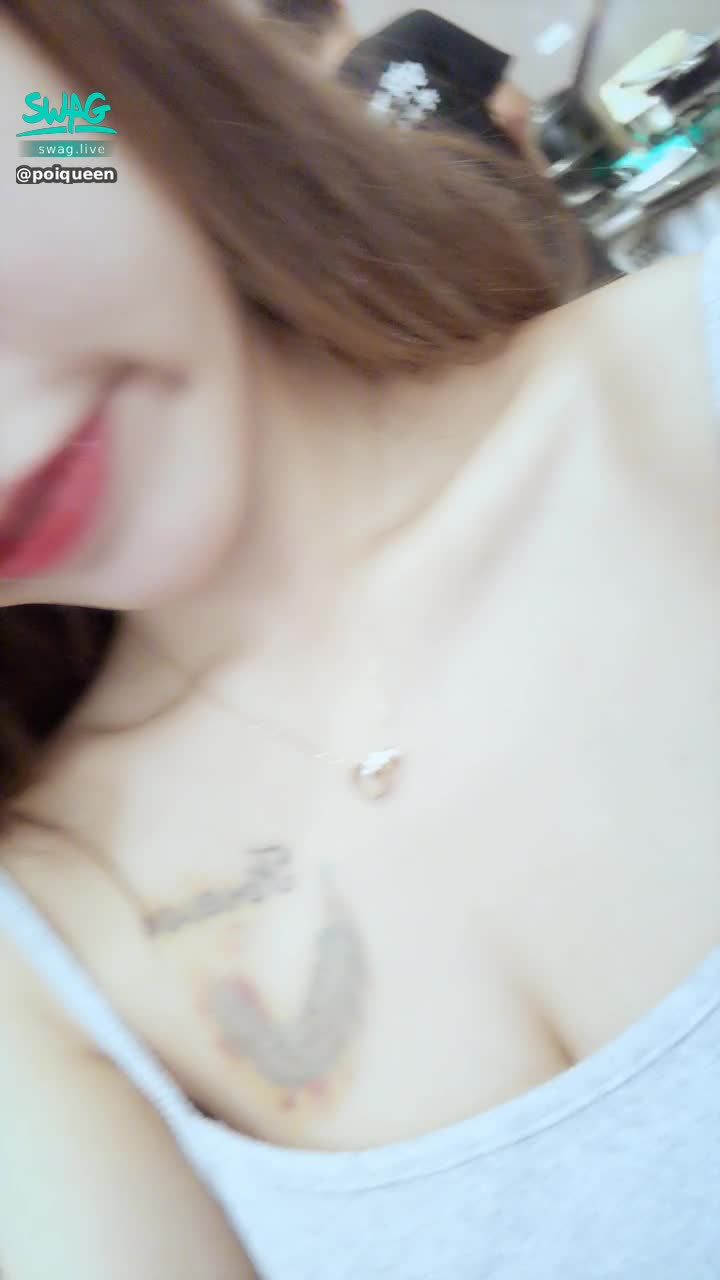 poiqueen : 小姊姊