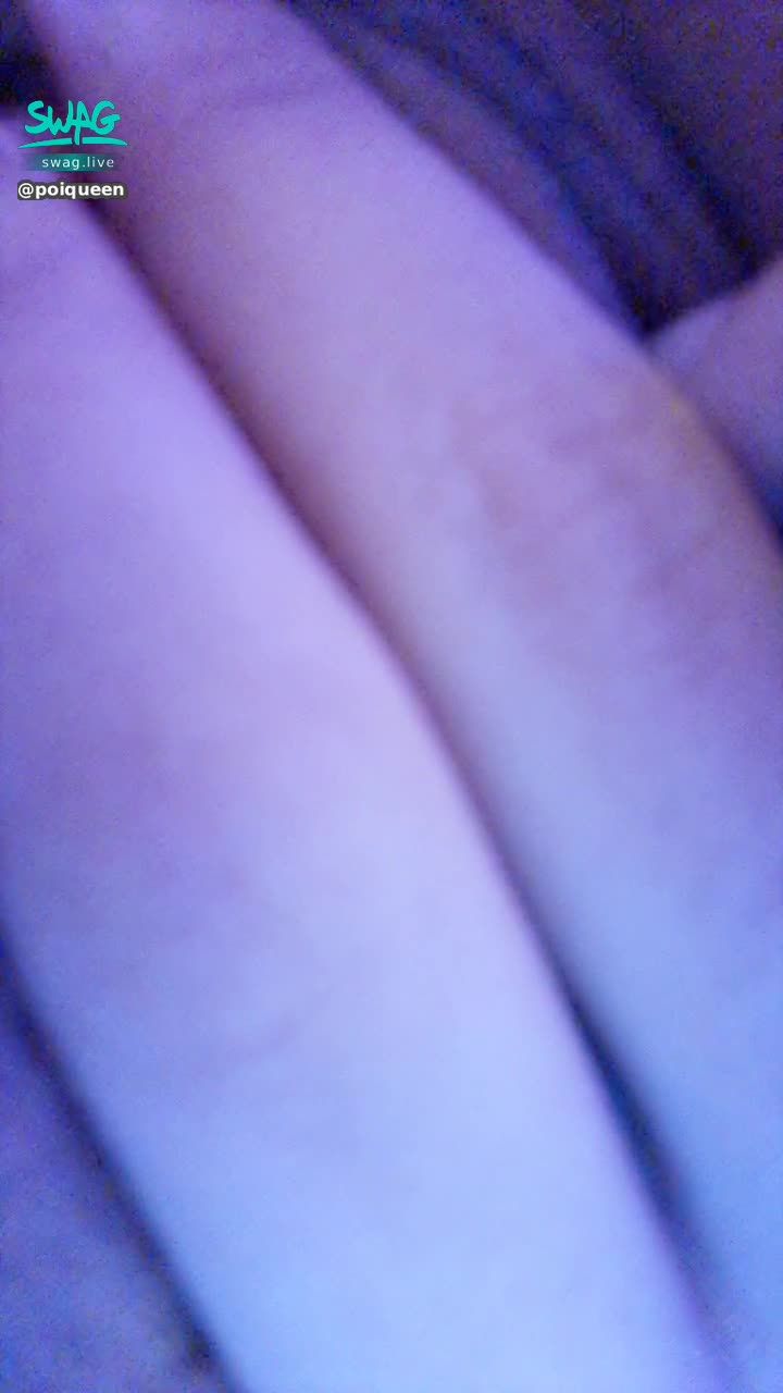 poiqueen : 💉病人發騷露點💉 撥開小穴 看粉粉