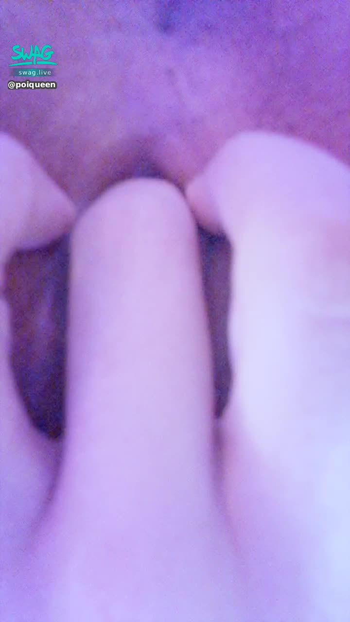 poiqueen : 💉病人發騷露點💉必解‼️雙洞直接看 還插入手指