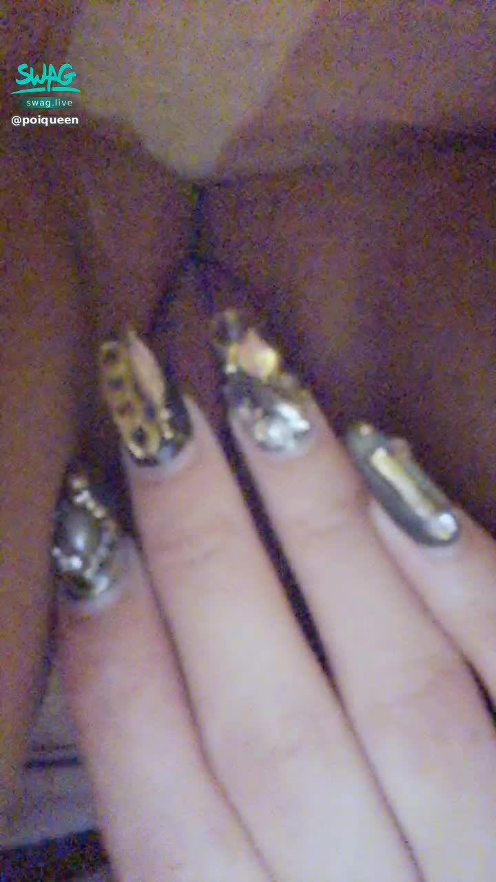 poiqueen : 大庭廣眾 翻開鮑魚
有點濕了啦