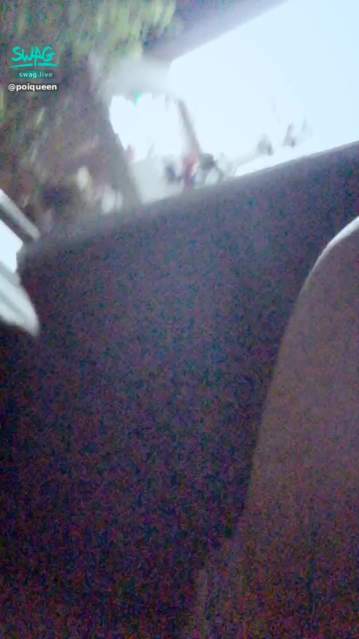 poiqueen : 外面都是人
硬要用這個姿勢