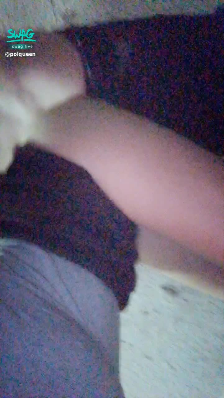 poiqueen : ‼️直接在停車場...撞起來