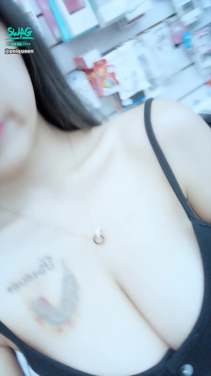 poiqueen : 每天都讓客人意淫