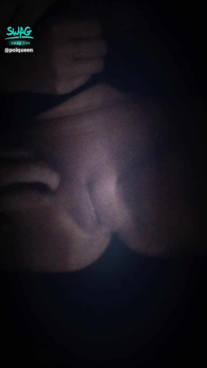 poiqueen : 🈲️日本AV女優🈲️ 嗚 直接開M腿讓人欺負嫩穴