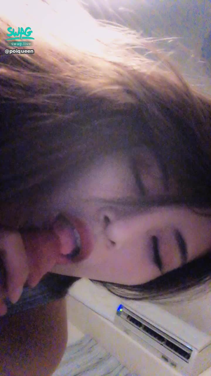 poiqueen : ‼️露臉口交同框‼️含進龜頭的樣子 真ㄊㄇ的淫蕩