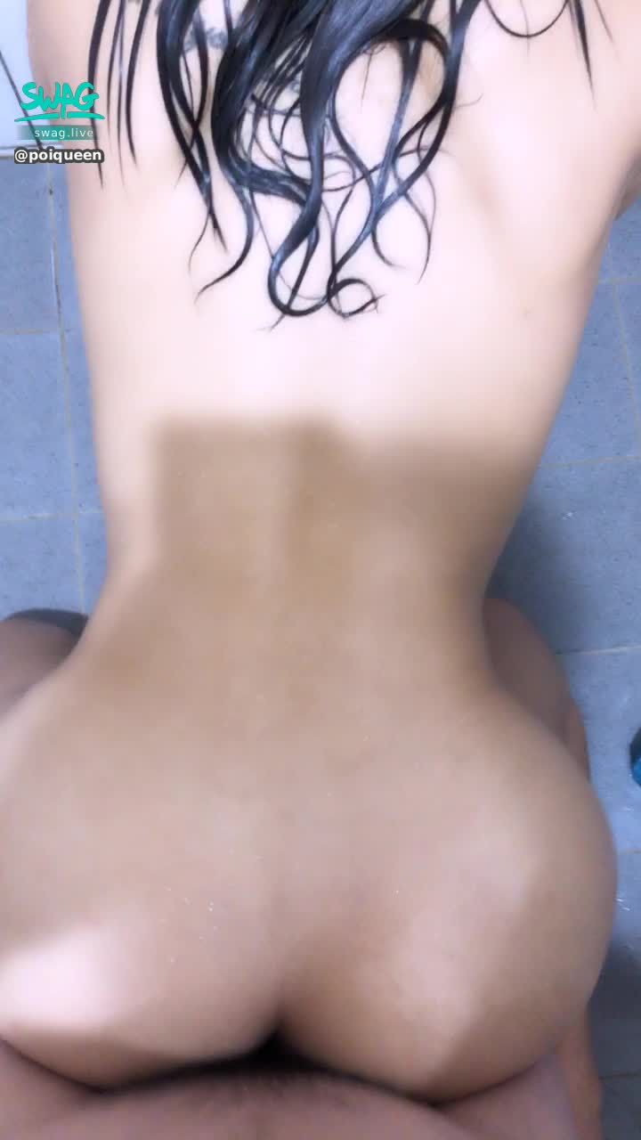 poiqueen : 受不了直接來5⃣️如我所願直接插入小穴