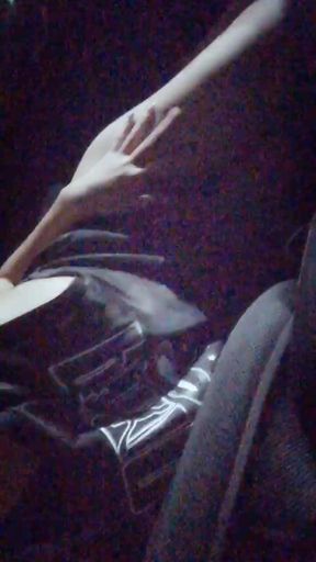 poiqueen : 剛好在一盞路燈下 特別明亮