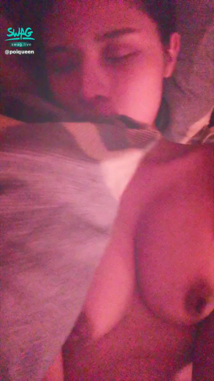 poiqueen : 🆘大尺必解 露臉露點同框不遮 舒服又痛苦的表情😖
要開聲音