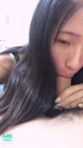 s*****a : 🔞露臉吃肉棒😋好好吃的肉棒塞滿我的嘴👅👄吃到小哥哥快受不了ㄌ💦最想被口爆了🐳