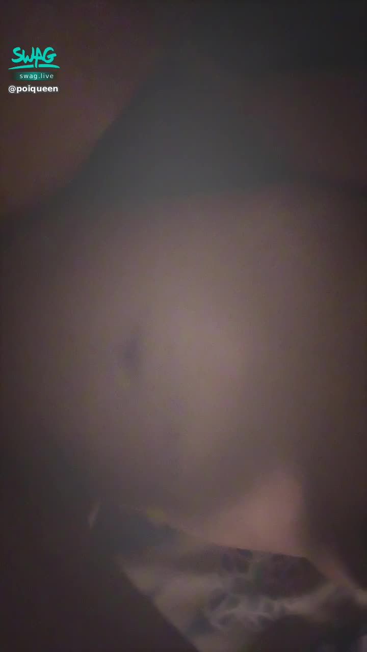 poiqueen : 👅露臉實戰👅露臉內射 手指再插入小穴挖精液吃