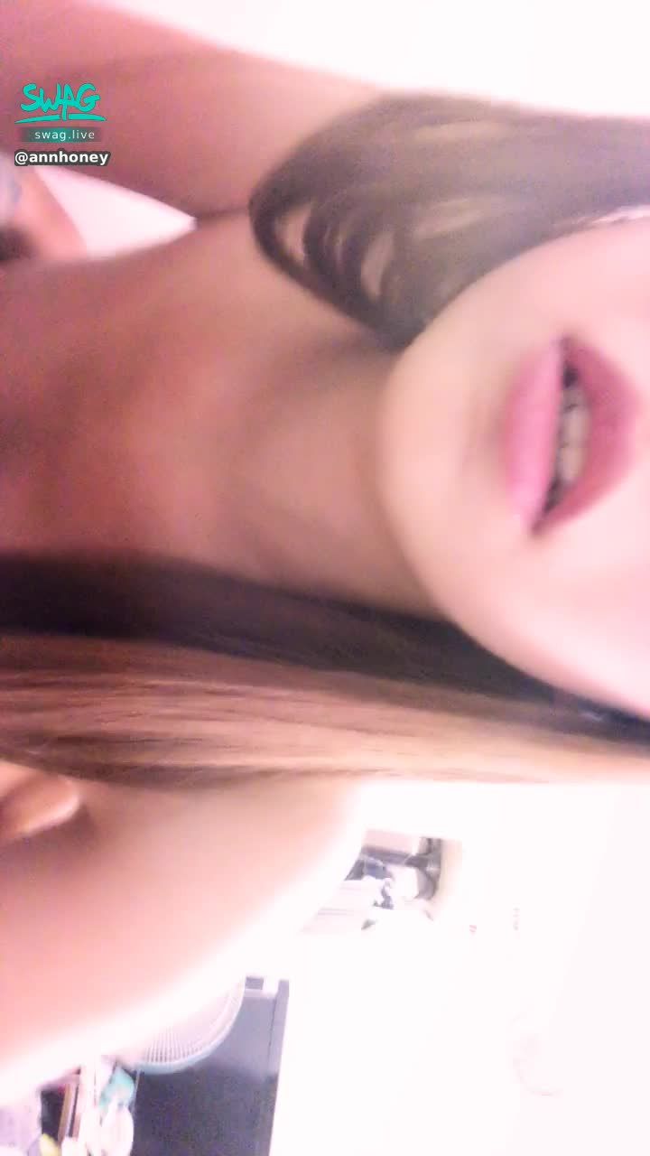 a******y : 🈲️露臉無套實戰...拜託不要解...不要看我這麼騷的樣子