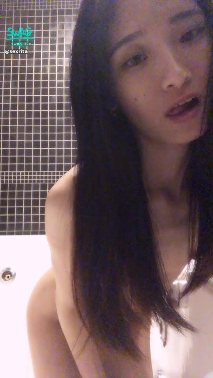 s*****a : 🔥🔥🔥🔥小狗式視角❤️露臉三點同框！！！❤️還不看嗎💗絕對讓你射三次