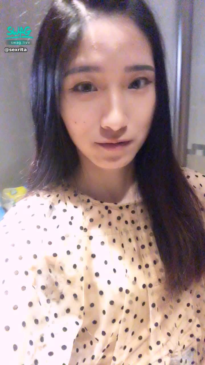 s*****a : 🔥露臉！🔥🔥公司廁所洗手台！自慰！！美鮑特寫！超嫩穴！❤️白虎！！淫蕩臉