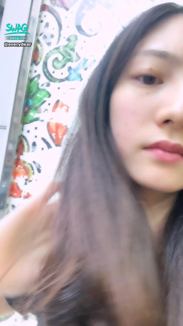 a*******r : 偶今天沒化妝
最近真的是太不順ㄌ