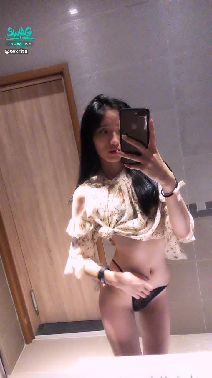 s*****a : 廁所摸摸❤️低鑽福利❤️露臉小丁💗