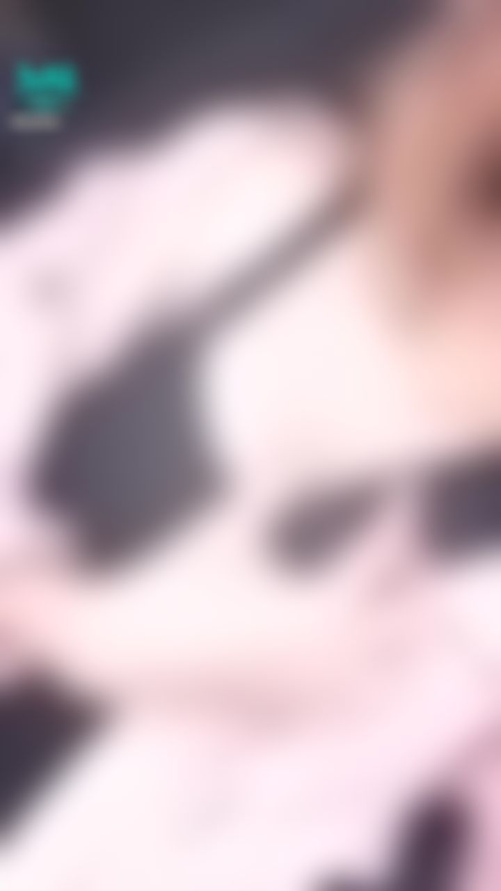  : 娜娜朋友の車上🅿️性感黑背心🔥在 @u_naan 朋友的車上 揉著大奶 好想要被娜娜抓餒餒 🙈🙈