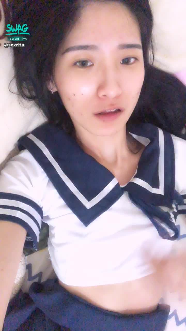 s*****a : 露臉！露點！手指操逼！同框！！！❤️這麼淫蕩的學生不進來看一下嗎💗好想被全校的男生都幹過一次喔🤤