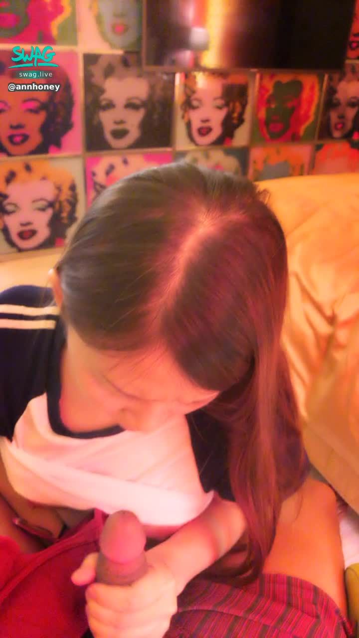 a******y : 🖤運動服女孩🖤露臉換我幫哥哥吃肉棒...這個尺寸我好喜歡..好大好粗