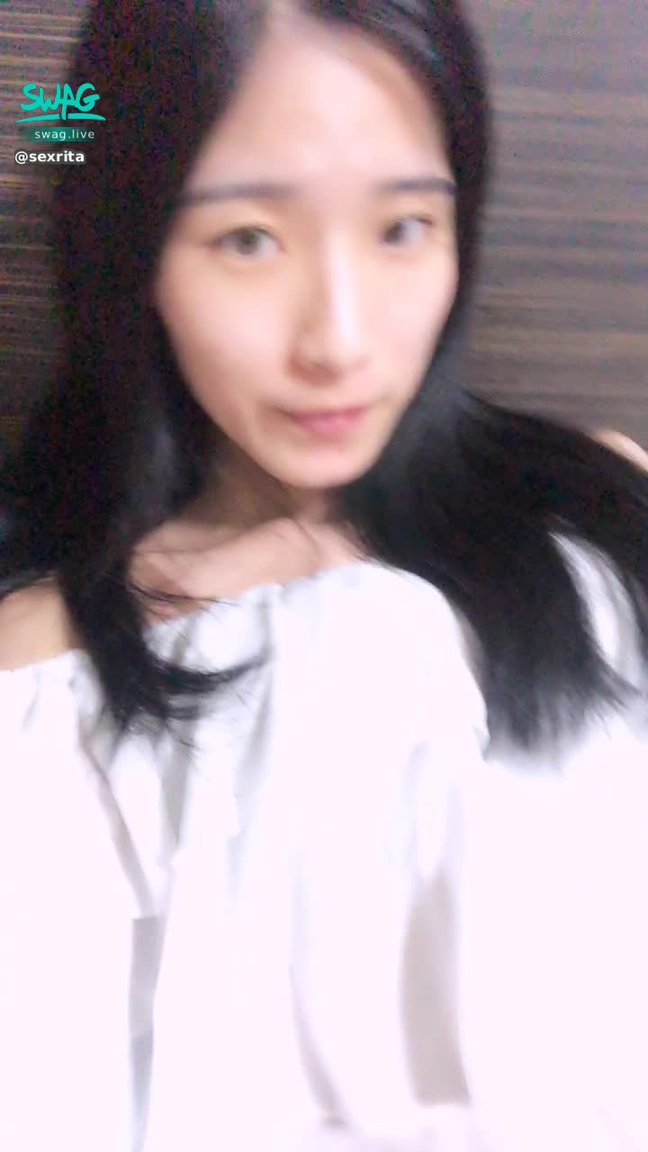 s*****a : 想射精ㄉ快進來❤️露臉按摩棒自慰💗