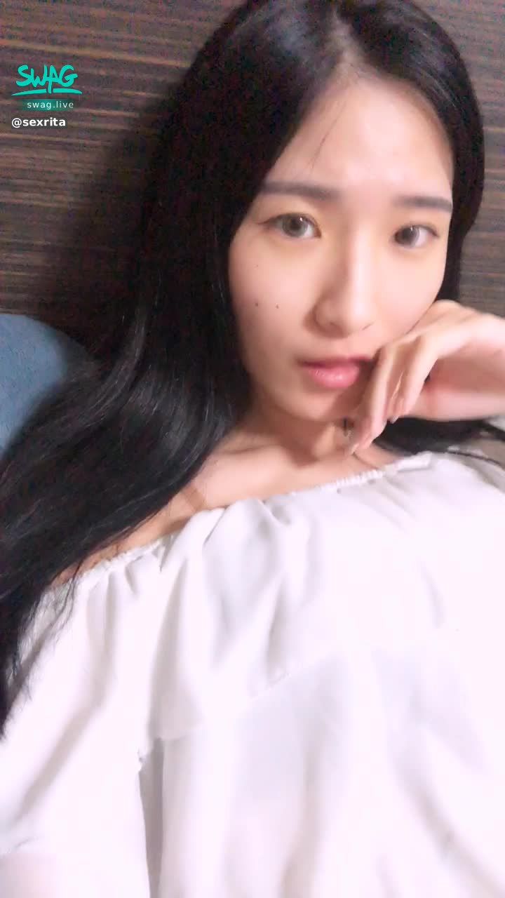 s*****a : 性慾纏身🌟寶貝們的肉棒快塞滿我的淫穴❤️月底活動快結束囉❤️需要寶貝們的安慰💗鮑魚讓你看到想插進來！用力填滿射滿淫穴❤️讓精液滿出來❤️❤️