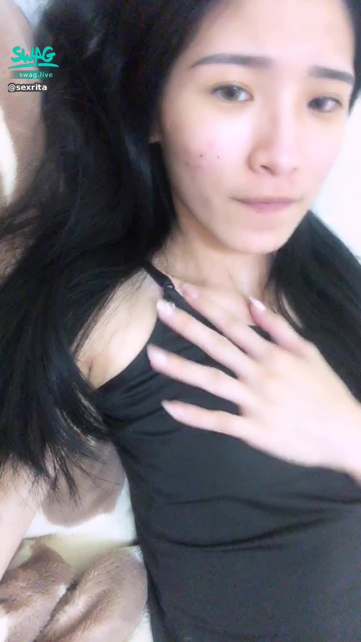 s*****a : 欲求不滿的我！！還想要！！想嘗試一次兩個💗一定很刺激！肉穴充滿淫蕩的精液❤️