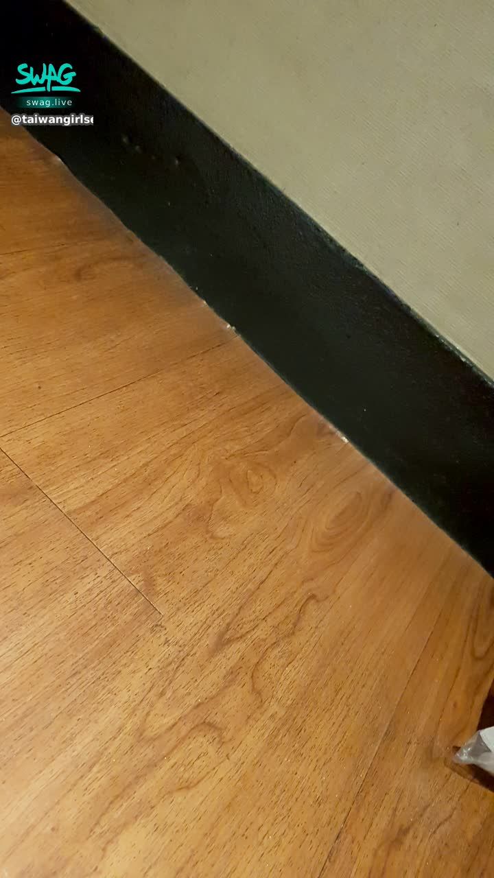  : 不知道看不看的到，但各位如果有看到請告訴我，
用各種方法都行