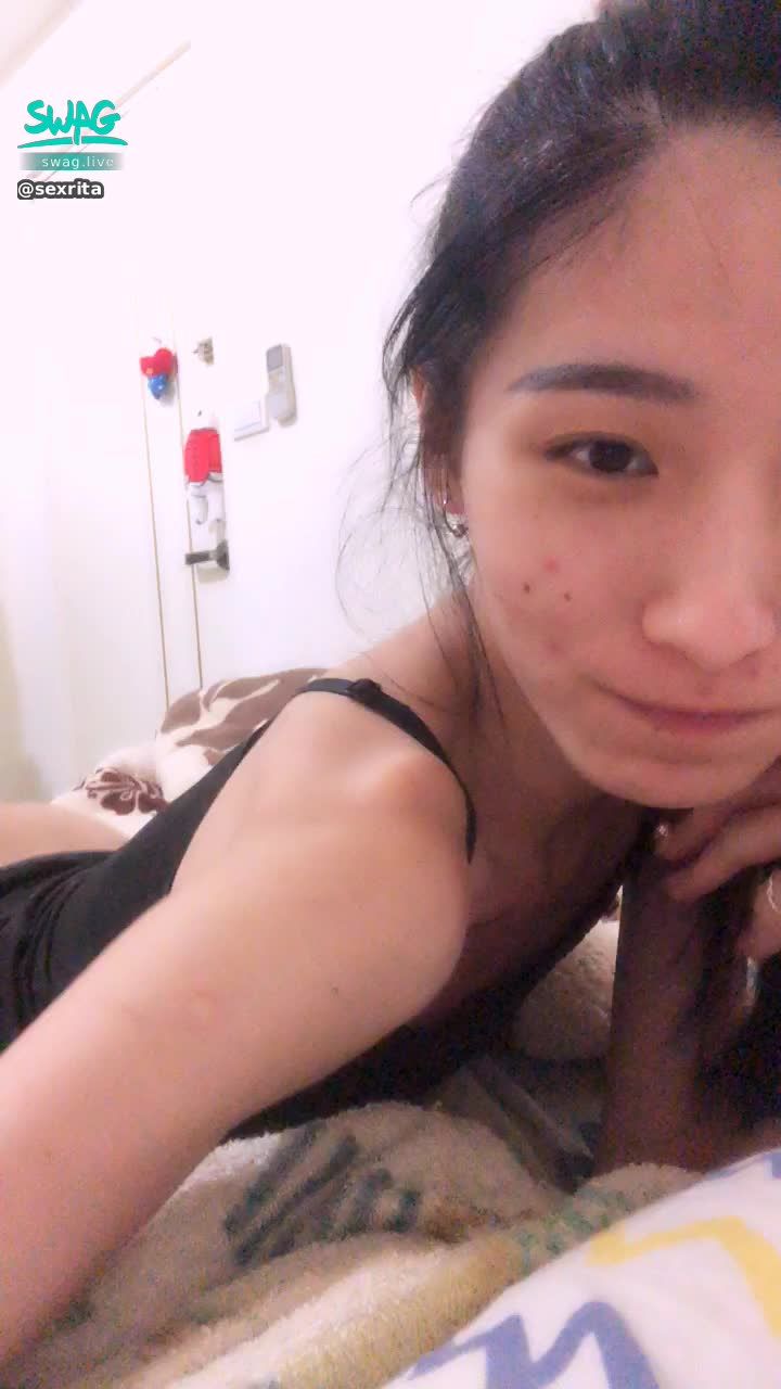 s*****a : 哀求寶貝插入的呻吟❤️掰開肉穴💗求肉棒插入！好久沒被塞滿了