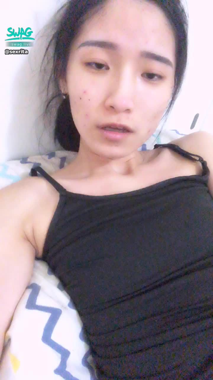 s*****a : 抽插完後慢慢的拔出按摩棒！看到肉穴在收縮❤️好舒服好淫蕩💗