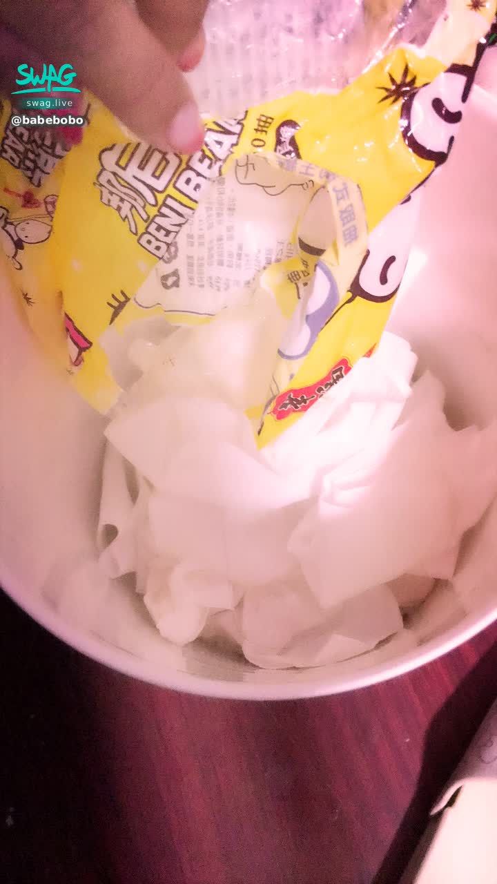 b******o : 💦衛生紙用到都沒了🤔