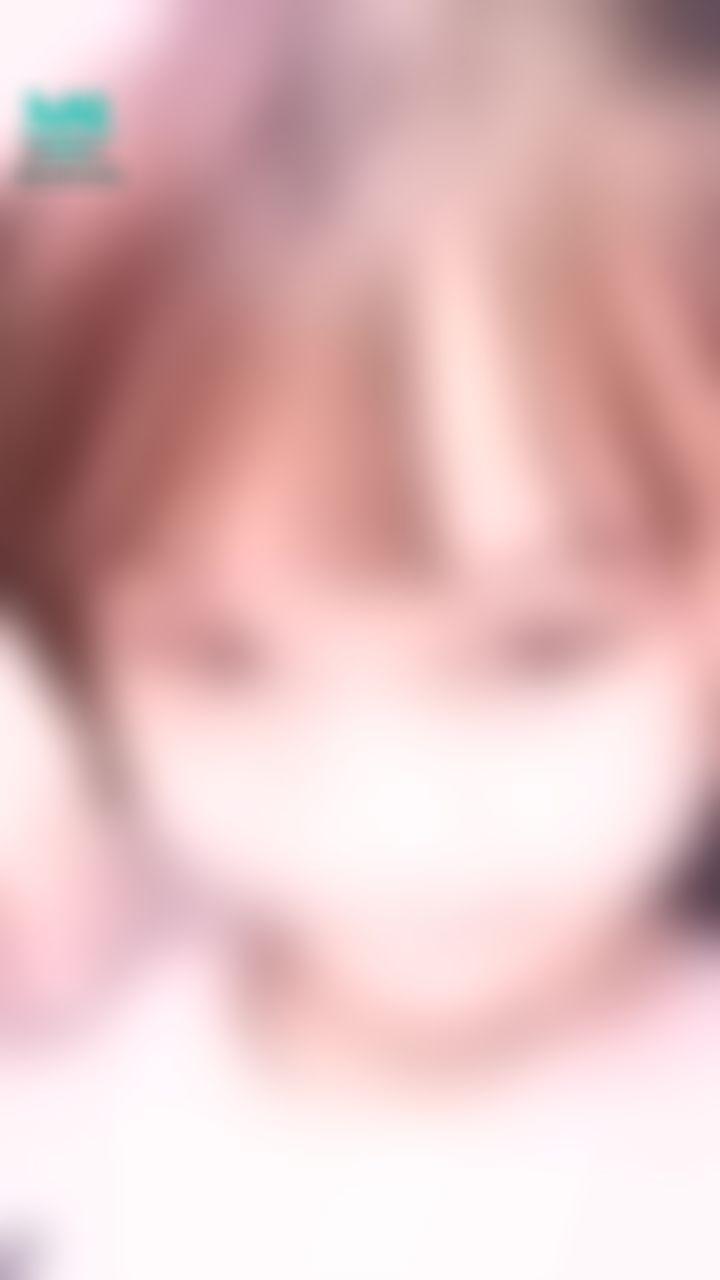  : 🚗同事載我去買內衣🤫噓衣服濕了順便換🙈露臉偷給你們看一下內衣😜