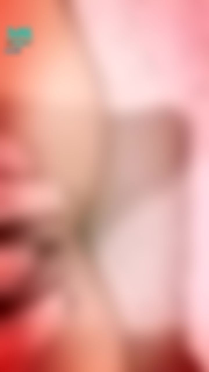  : 特寫🔞手指深插肉穴🔥手指整支被肉穴夾超緊🔞整支根本被吸緊緊😈