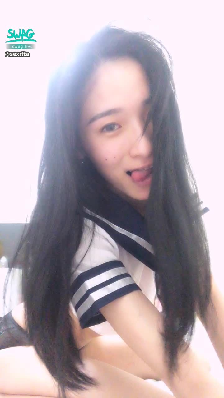 s*****a : 👌🏻這也太讚了👍🏻自己看了都想幹了❤️一件一件扒光❤️騷穴展露你眼前❤️美尻💗