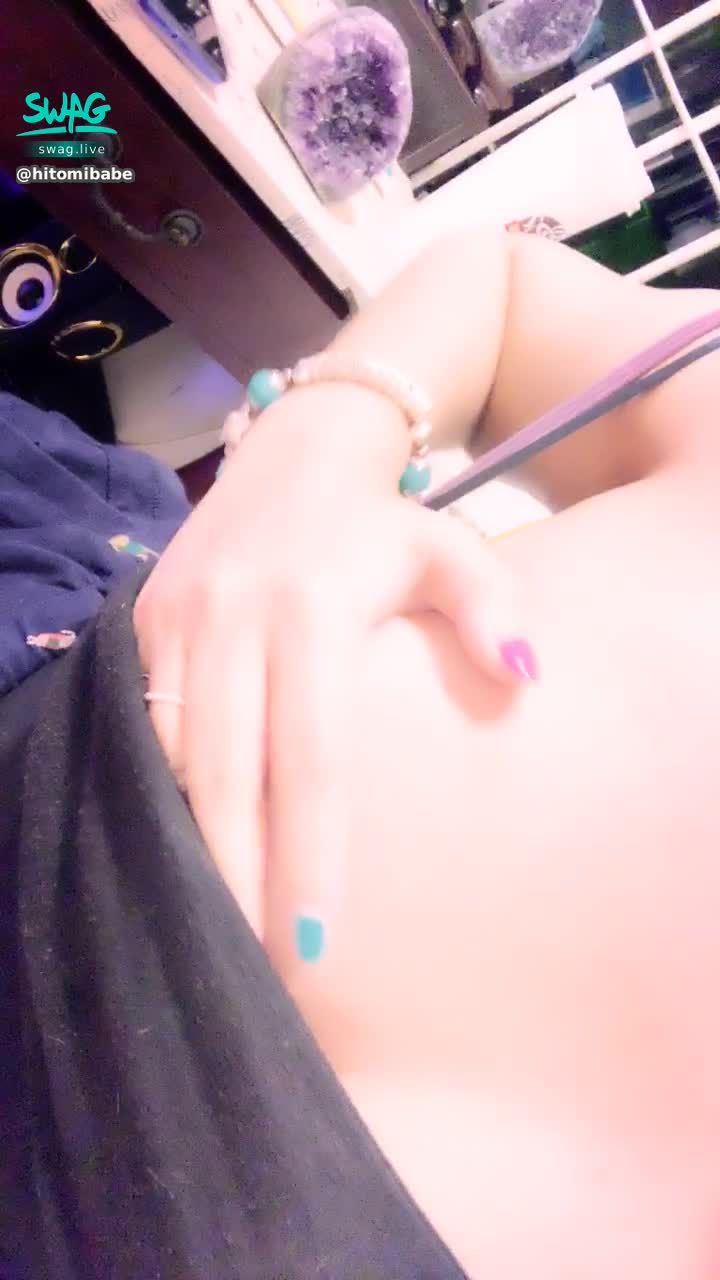 hitomibabe : 😊 很色喔～～可愛暈暈