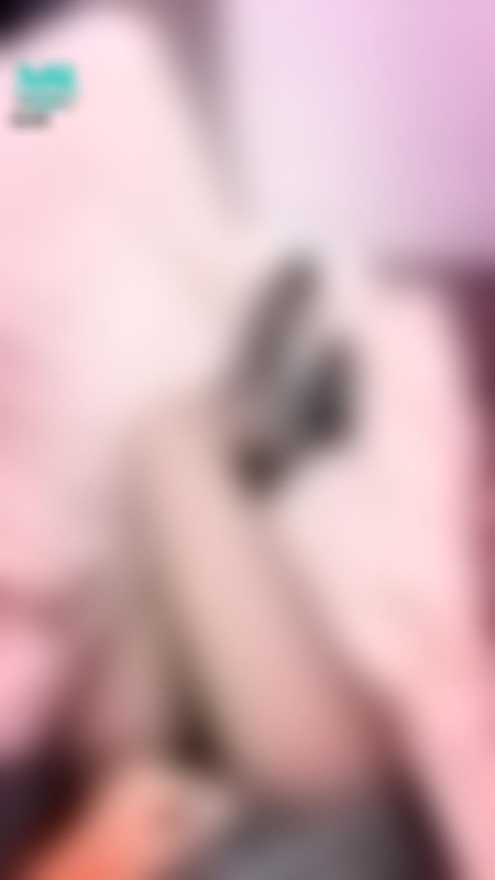  : 🔥全腿滿秒🔥手賤‼️把剛勾破的洞越開越大😈那撕開的聲音聽了好爽🔞