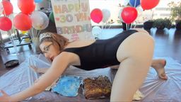 s*********s : It's Sammy's 30th birthday and she is celebrating in style! Watch as she smashes not one, but four cakes all over her sexy body!