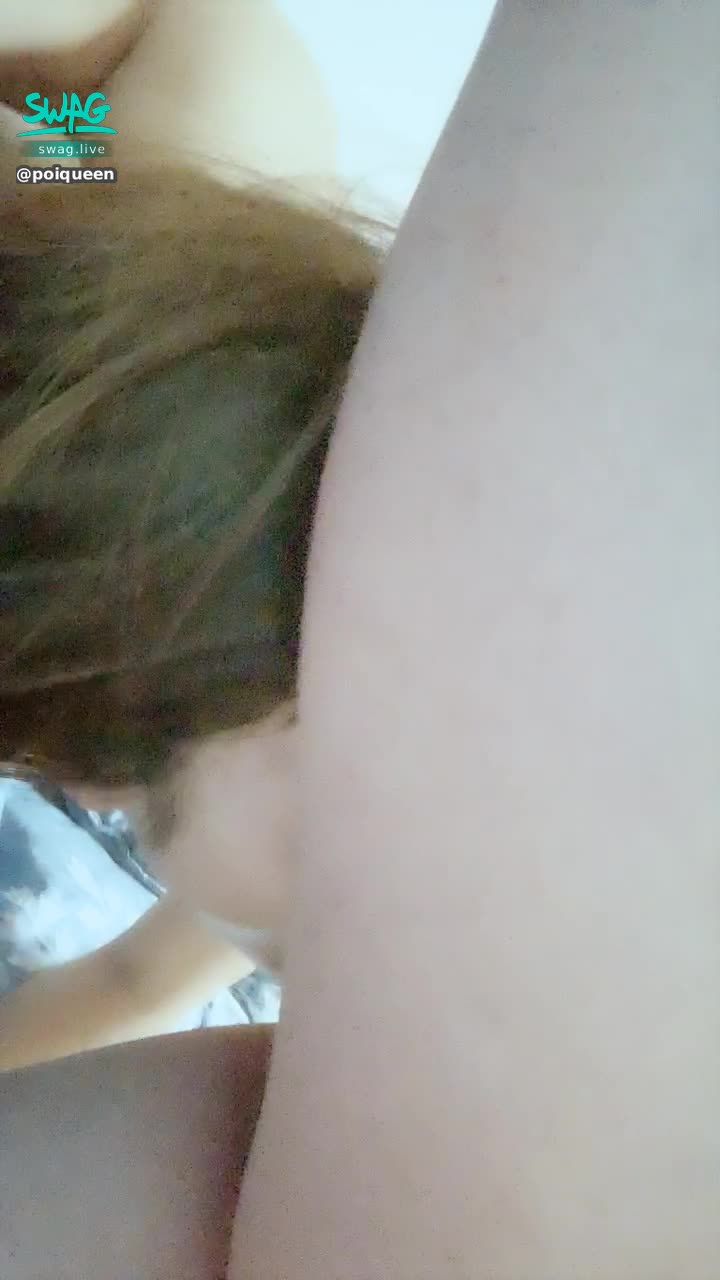 poiqueen : 🔞單男VS單女🔞 露臉舔小哥哥的卵蛋