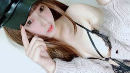 l****n : 閨蜜主播泡泡🌷 @libby24 幫黏黏擦乳液⚡️
與角色扮演第一次扮日本女巫 淫蕩の在房間自慰 好色⋯🔥