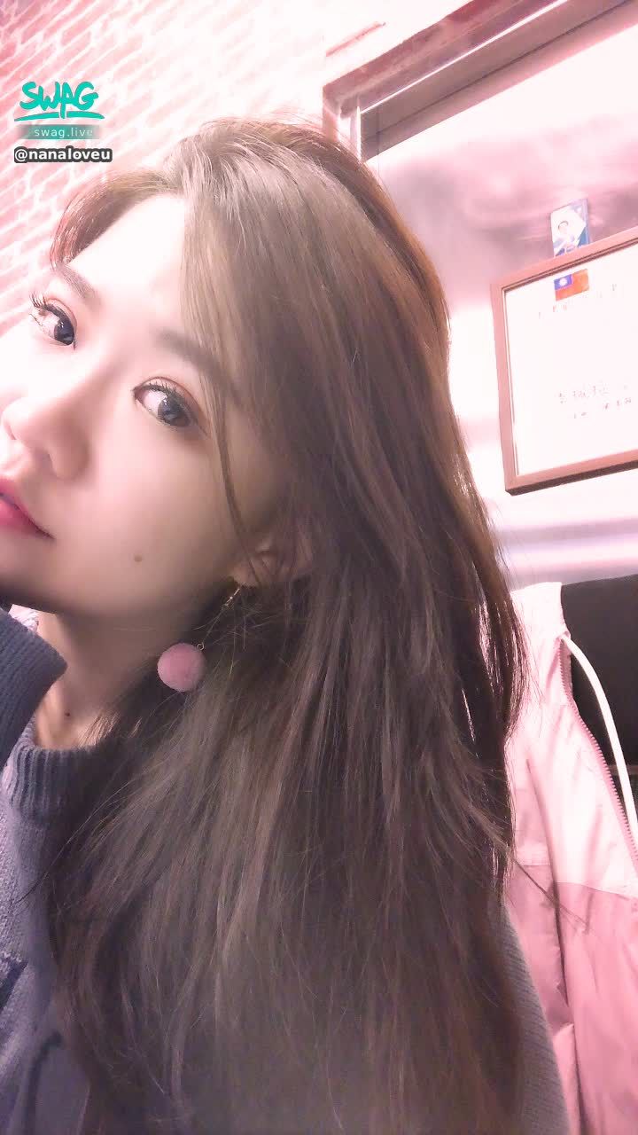  : 約會活動11/1-11/10止
回覆一則<😘>一支籤
回覆兩則<😘>兩支籤+長片*1
回覆五則<😘>五支籤+全裸長片*1
回覆十則<😘>十支籤+全裸露臉長片*1