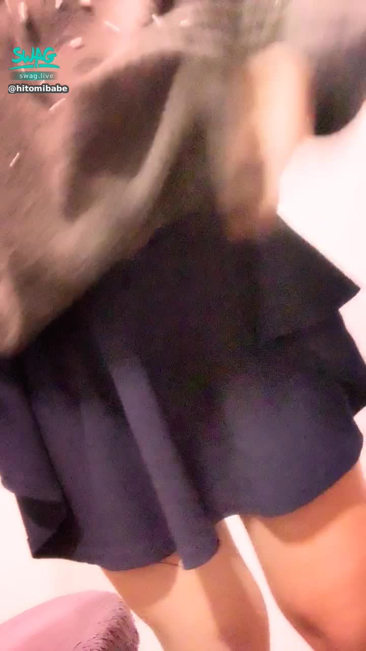 hitomibabe : 脫內褲誘惑你肉棒翹起來