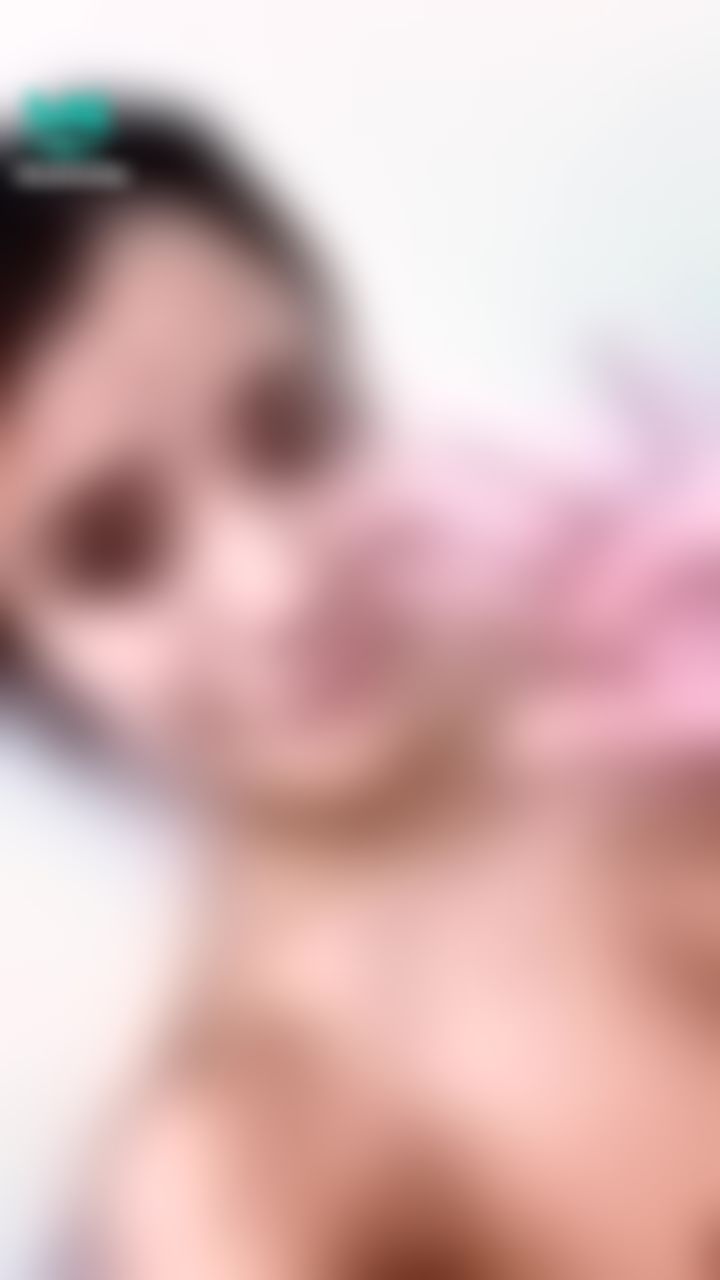 a*******y : おまんこ丸見え😍You can see my pussy very closer.❤️❤️❤️you won’t regret it.🤣I promise 😉