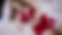 r*****x : 自己一個人跑去mtv看電影,看著看著人家小穴又濕了,就自己在沙發上自己慰慰了....沒想到送餐的服務員走進來,人家的性慾已經打開了,他尷尬的要逃走,但是人家不願意給他走,叫他給我站住!!要來讓人家的小穴爽...就這樣把他褲子脫掉 騎上去 ...過程中才知道他有女友,店員一直帕被同事發現,叫我趕緊讓他出去...最後射的人家滿嘴都是,但是人家還是不願意讓他走......