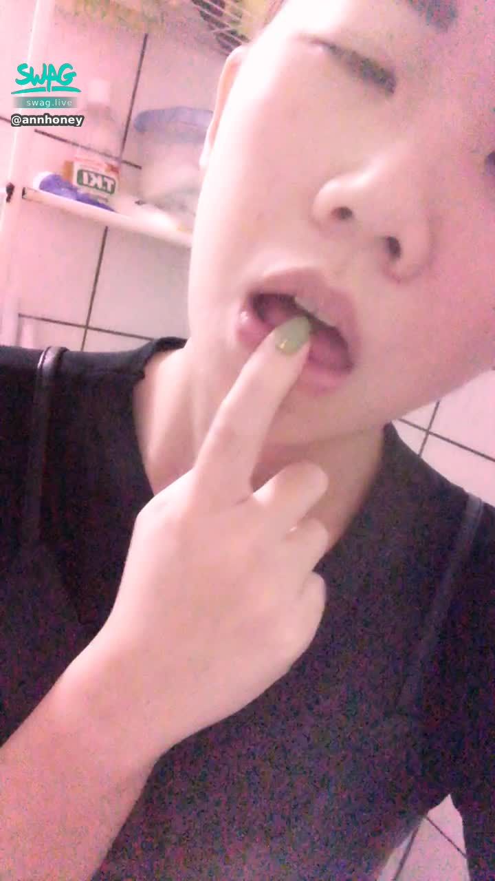 a******y : 🔞浴室抽插🔞露淫蕩臉 淫蕩表情 超級騷 自慰女上搖