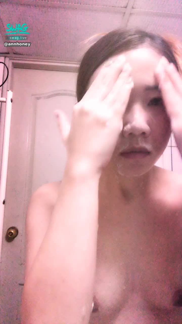 a******y : 露臉露點全裸同框 洗澡 單純洗澡