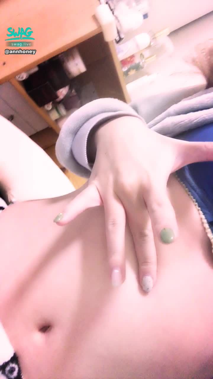 a******y : 安安的秘密㊙️粉嫩的乳頭 保證讓你想揉想吸想舔想含想抓