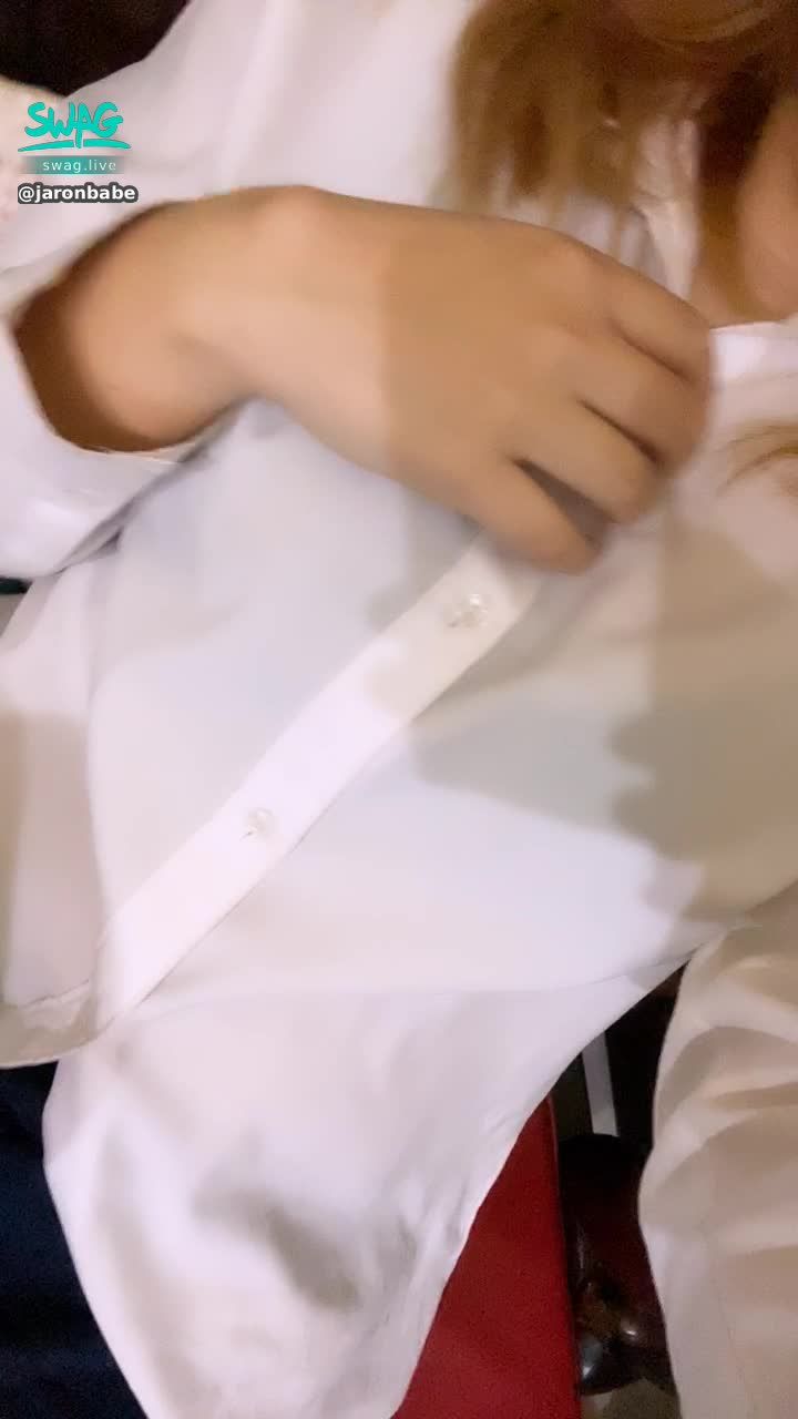j*******e : 今天跟粉粉吃飯😜😜😜想約吃飯的趕快來詢問吧💋💋💋