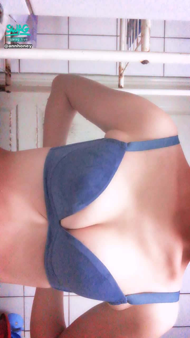 a******y : 全裸露點 洗澡 按摩乳房