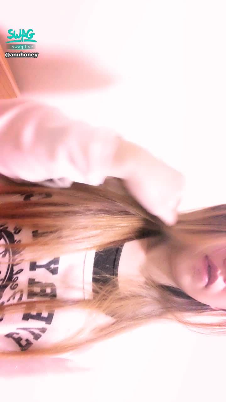 a******y : 脱衣寬帶