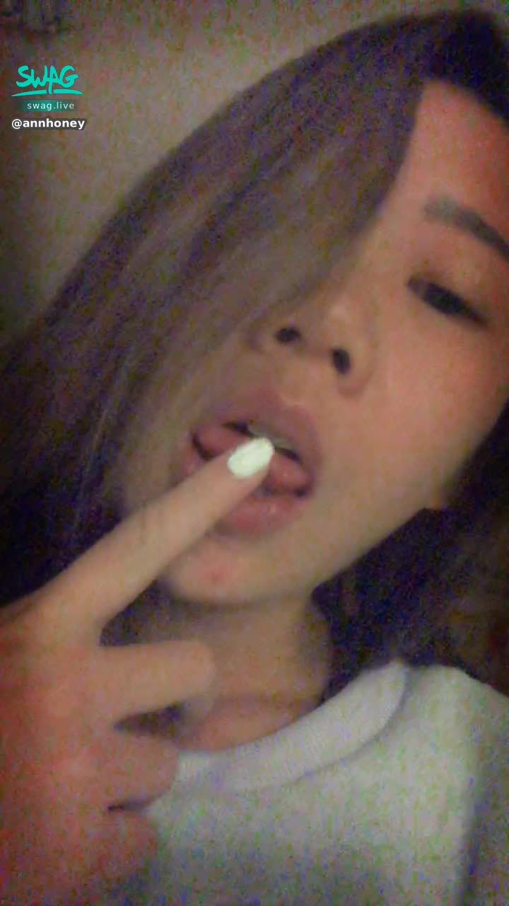 a******y : 你的小騷貨 在朋友家發情怎麼辦