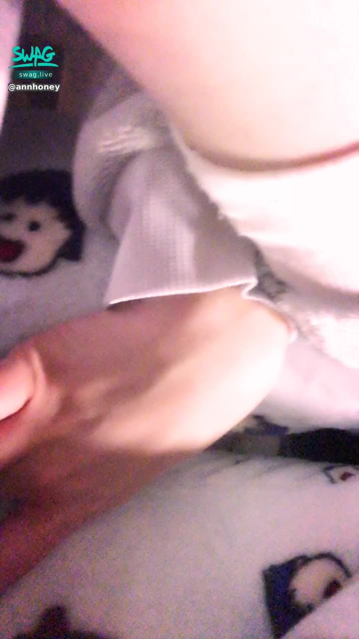 a******y : 好想要...好久沒愛愛了...